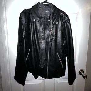 Forever 21 woman’s fake leather jacket